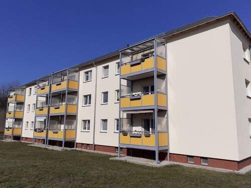 Gebäudeansicht - Tolle helle Erdgeschosswohnung in zentraler Lage