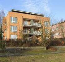 Bezugsfrei: Sonnige 2-Zimmer-Wohnung mit großer Terrasse und Tiefgaragenstellplatz - Bernau bei Berlin