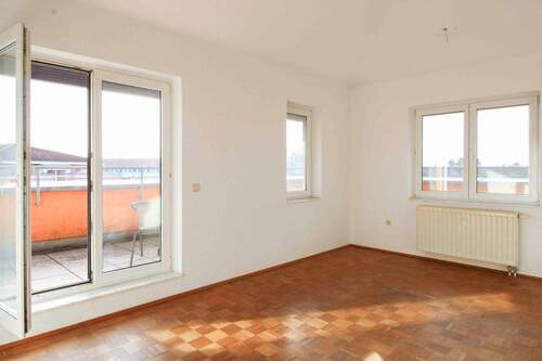 Wohnzimmer - 2 Zimmer Einfamilienhaus zum Kaufen in Bernau bei Berlin