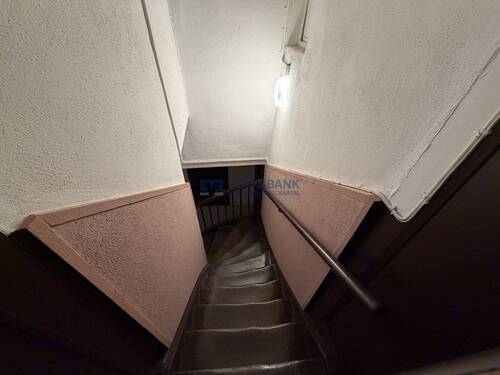 Treppenaufgang zur Wohnung OG - 