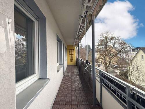 Großer Balkon - 3 Zimmer Etagenwohnung in Erlangen