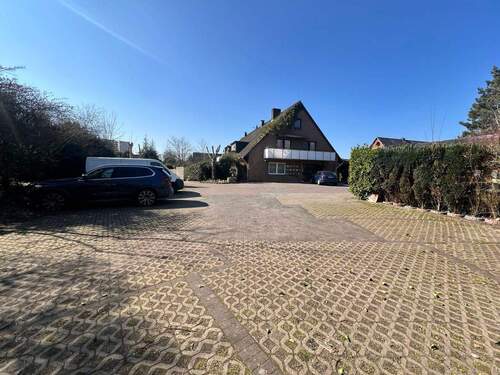 Parkplätze hinter dem Haus - 