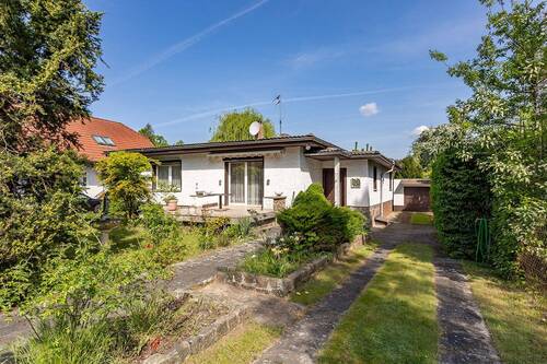 Vorderansicht - Bungalow mit großem Garten nahe des Zeuthener Sees