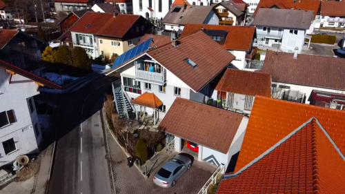 Außenansicht - Süd - Ruhiges Wohnen mit Weitblick – großzügiges Haus mit Garten, Balkonen & Terrassen