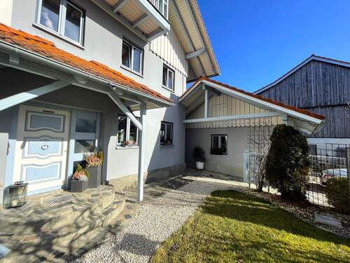 Eingangsbereich - 7 Zimmer Mehrfamilienhaus, Wohnhaus in Aitrang