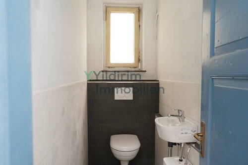 Halle Gäste WC - 