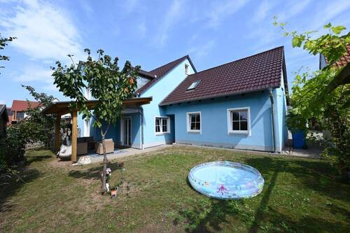Platz für Groß & Klein - 4 Zimmer Doppelhaushälfte in Freystadt
