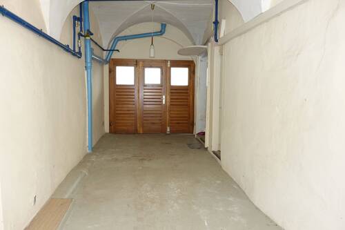 Hausdurchfahrt - Mehrfamilienhaus, Wohnhaus zum Kaufen in Eisleben