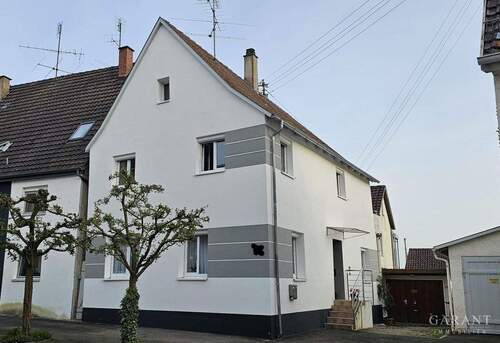 Außenansicht - Renoviertes Einfamilienhaus in zentraler Lage