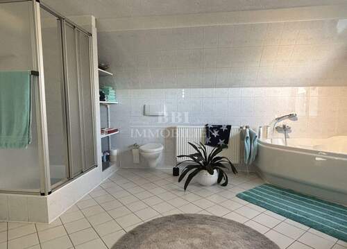 Großzügiges Vollbad - 