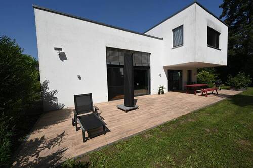 Großzügige Terrasse - 