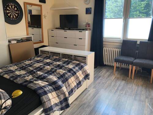 Teilansicht vom Schlafzimmer - 3 Zimmer Etagenwohnung in Gummersbach