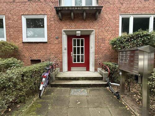 Hauseingang - Etagenwohnung mit 48,80 m² in Hamburg zum Kaufen