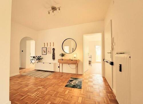 Eingangsbereich - 4 Zimmer Etagenwohnung zum Kaufen in Oberursel (Taunus)