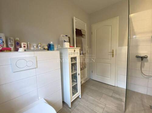 Duschbad mit Fenster - 