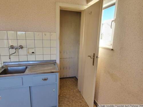 08 EG Wohnküche mit Speisekammer - 