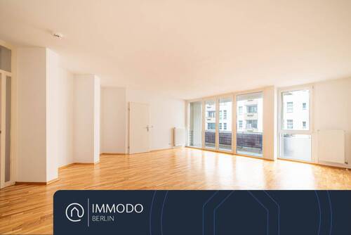 Wohnzimmer - ?? Zentrale Familienwohnung am Volkspark - Moderne 3-Zi Whg mit Balkon, EBK, Aufzug und Gäste-WC