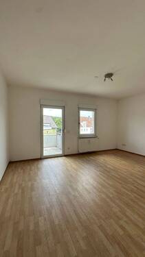 Schlafzimmer mit Zugang zum Balkon - 
