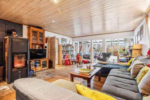 Wohnzimmer im Haupthaus - 