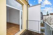 Balkon_BlickinsZimmer - 