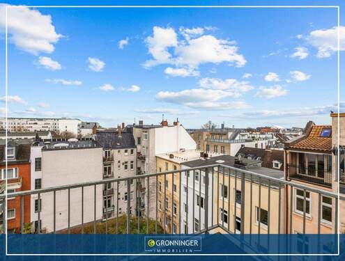 Titelbild - Toplage St. Georg mit Mini-Alsterblick Großzügige 2 oder 3-Zi.-Altbau-Wohnung im 4. OG mit Lift und großem Süd-West-Balkon 3-Zi.-Variante nach Um