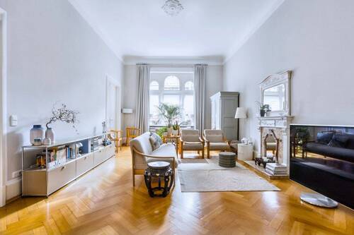 Wohnbereich I Ansicht I - Etagenwohnung mit 250,00 m² in Frankfurt zum Kaufen