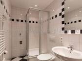 Badezimmer - 2 Zimmer in Plauen Haselbrunn mit Balkon - modernes Bad mit Dusche
