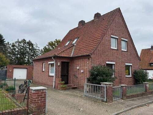 Ansicht - Einfamilienhaus mit Garage in Schneverdingen