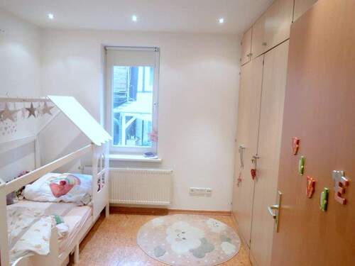 Kinderzimmer mit Einbauschrank - 