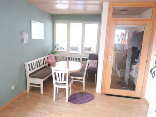 Windfang am Eingangsbereich - Etagenwohnung mit 160,00 m² in Northeim zur Miete