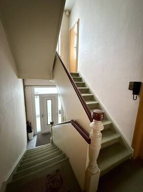 Treppenhaus - 1 Zimmer Mehrfamilienhaus, Wohnhaus in Detmold