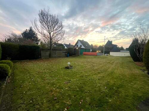 Grundstück - Zukunft investieren - Lebensqualität sichern: EFH mit lebenslangem Wohnrecht für Verkäufer