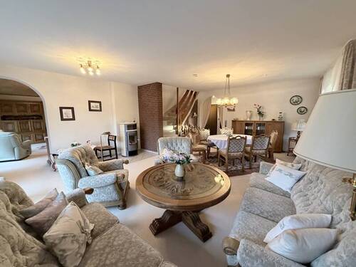 Wohn- und Esszimmer links - 