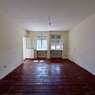 Wohnzimmer - Tolle Altbauwohnung mit Südausrichtung - große Küche mit Essplatz