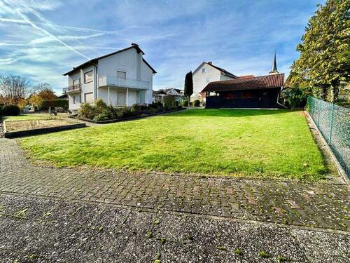 Bild 2 - 6 Zimmer Mehrfamilienhaus, Wohnhaus zum Kaufen in Adelsdorf/Neuhaus