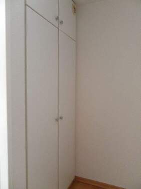 Diele, Einbauschrank - 2 Zimmer Terrassenwohnung zum Kaufen in Hilden