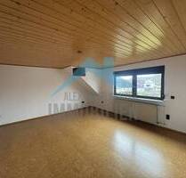 Gepflegte 3 ZKB-Dachgeschosswohnung in ruhiger Lage von Vellmar-Frommershausen!