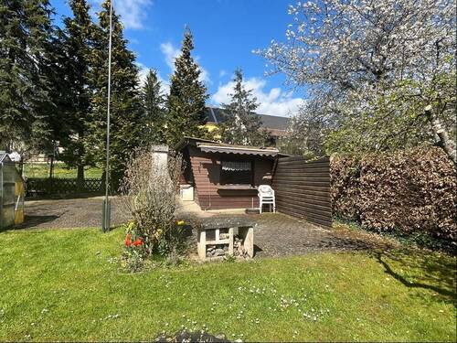 Gartenhaus mit Terrasse - 