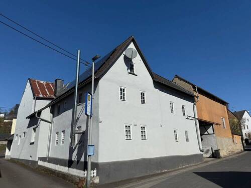 Straßenansicht - 5 Zimmer Einfamilienhaus zum Kaufen in Runkel