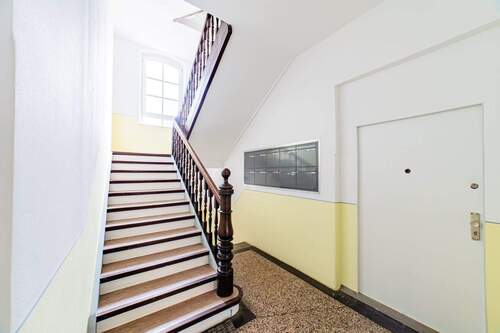 Treppenhaus - Etagenwohnung mit 86,00 m² in Nürnberg zum Kaufen