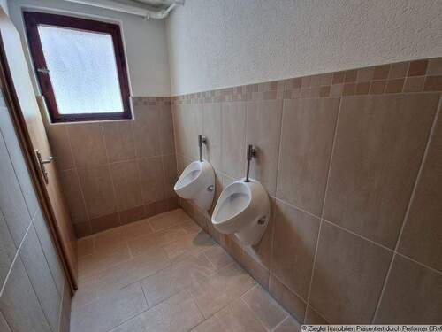 09a EG Kunden-Urinale - 