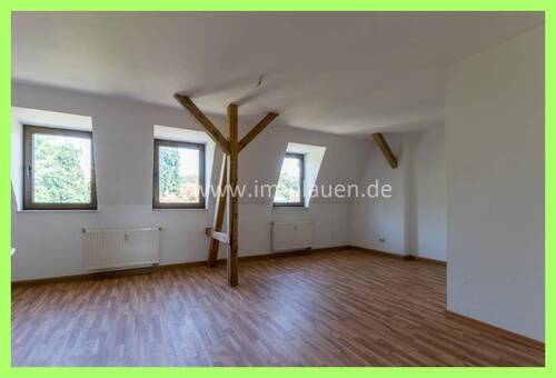 Wohnzimmer - Plauen-Neundorf: 2-Zimmer-Dachgeschosswohnung mit 80?m² & Stellplatz
