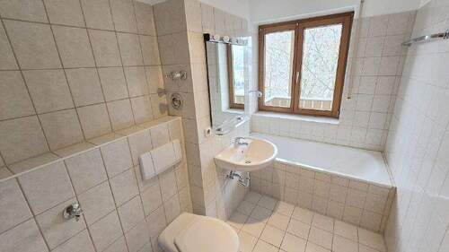 Bad - Etagenwohnung mit 44,10 m² in Straubing zum Kaufen