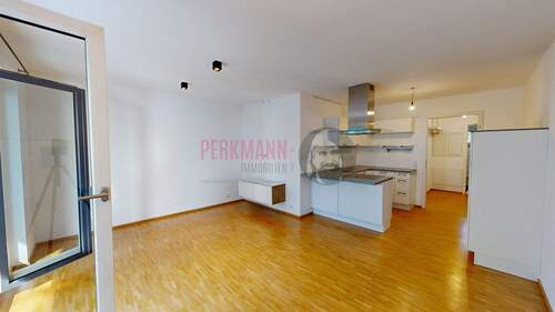 Wohnzimmer - 2 Zimmer Etagenwohnung in München