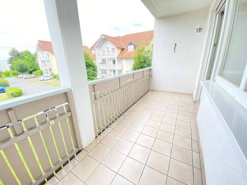 großer überdachter Balkon - Herrliche 2-Zimmer-Wohnung inkl. EBK & Balkon in Sonneberg OT Hönbach