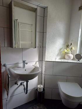 Duschbad und WC - 