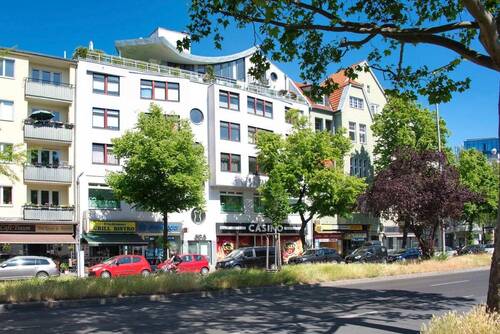 FassadeDSC_2732 - Investieren lohnt sich! Großzügig geschnittene Ladenfläche in Friedenau - bezugsfrei ab 1.9.27