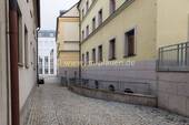 Hinterhof- Eingangsbereich - Etagenwohnung mit 64,20 m² in Auerbach zur Miete