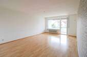 Wohnzimmer - 3 Zimmer Etagenwohnung zum Kaufen in Holzgerlingen