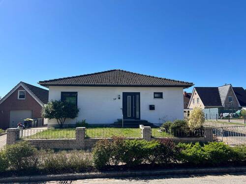 Nordseite - Interessanter teilsanierter Bungalow mit Einliegerwohnung